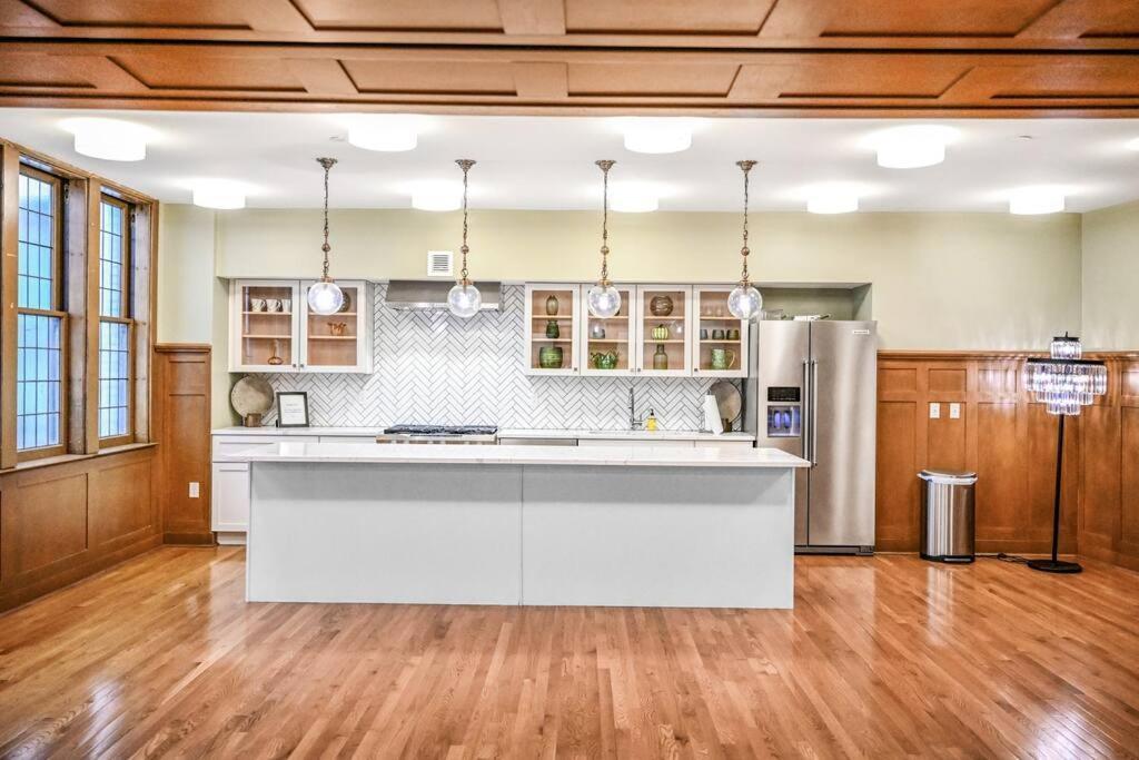 2Br Unit In The Heart Of Dt With View Of Playhouse Square, Pool & Gym Access- 305 Daire Cleveland Dış mekan fotoğraf