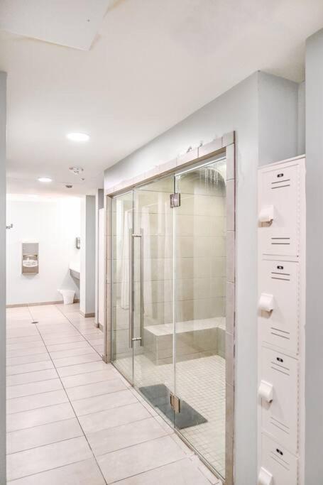 2Br Unit In The Heart Of Dt With View Of Playhouse Square, Pool & Gym Access- 305 Daire Cleveland Dış mekan fotoğraf