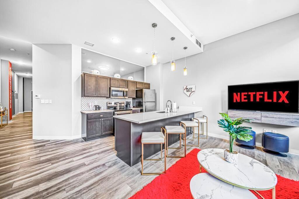 2Br Unit In The Heart Of Dt With View Of Playhouse Square, Pool & Gym Access- 305 Daire Cleveland Dış mekan fotoğraf
