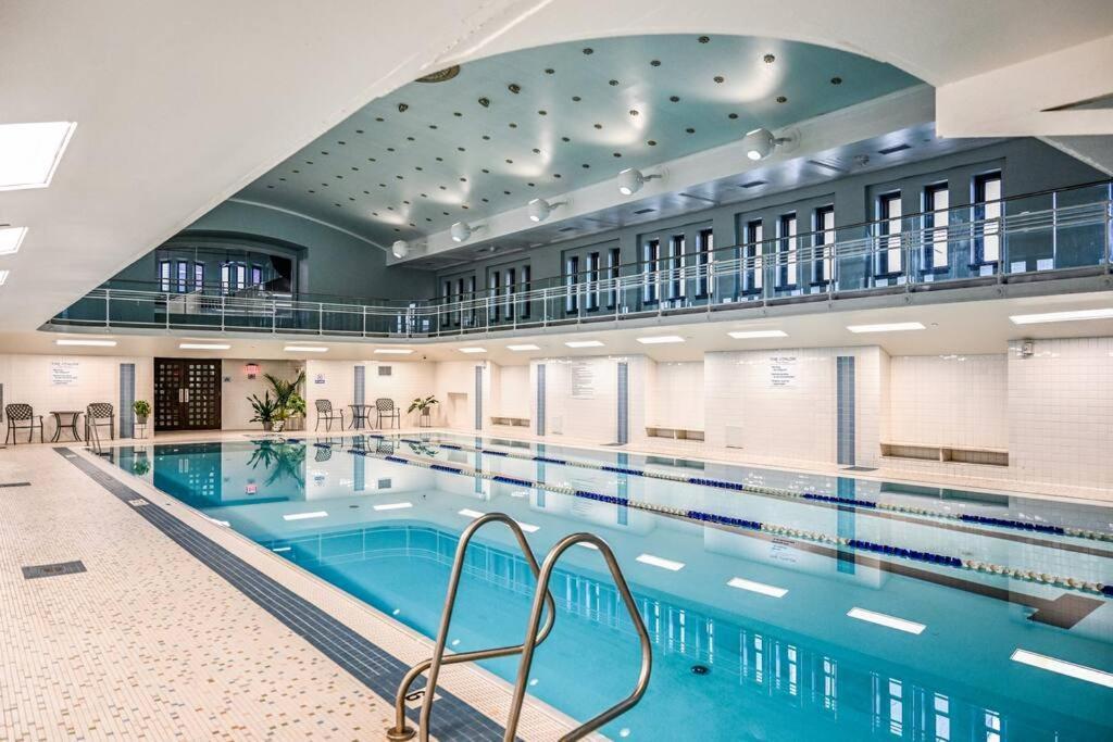 2Br Unit In The Heart Of Dt With View Of Playhouse Square, Pool & Gym Access- 305 Daire Cleveland Dış mekan fotoğraf
