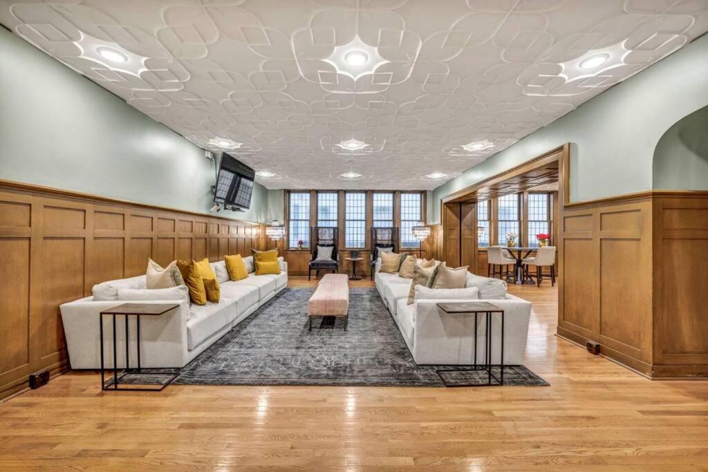 2Br Unit In The Heart Of Dt With View Of Playhouse Square, Pool & Gym Access- 305 Daire Cleveland Dış mekan fotoğraf
